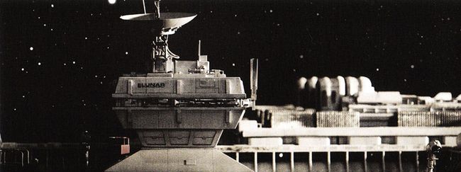 Дункан ДЖОНС: луна 2112 Луна 2112: режиссерский дебют сына Дэвида Боуи, Дункана Джонса